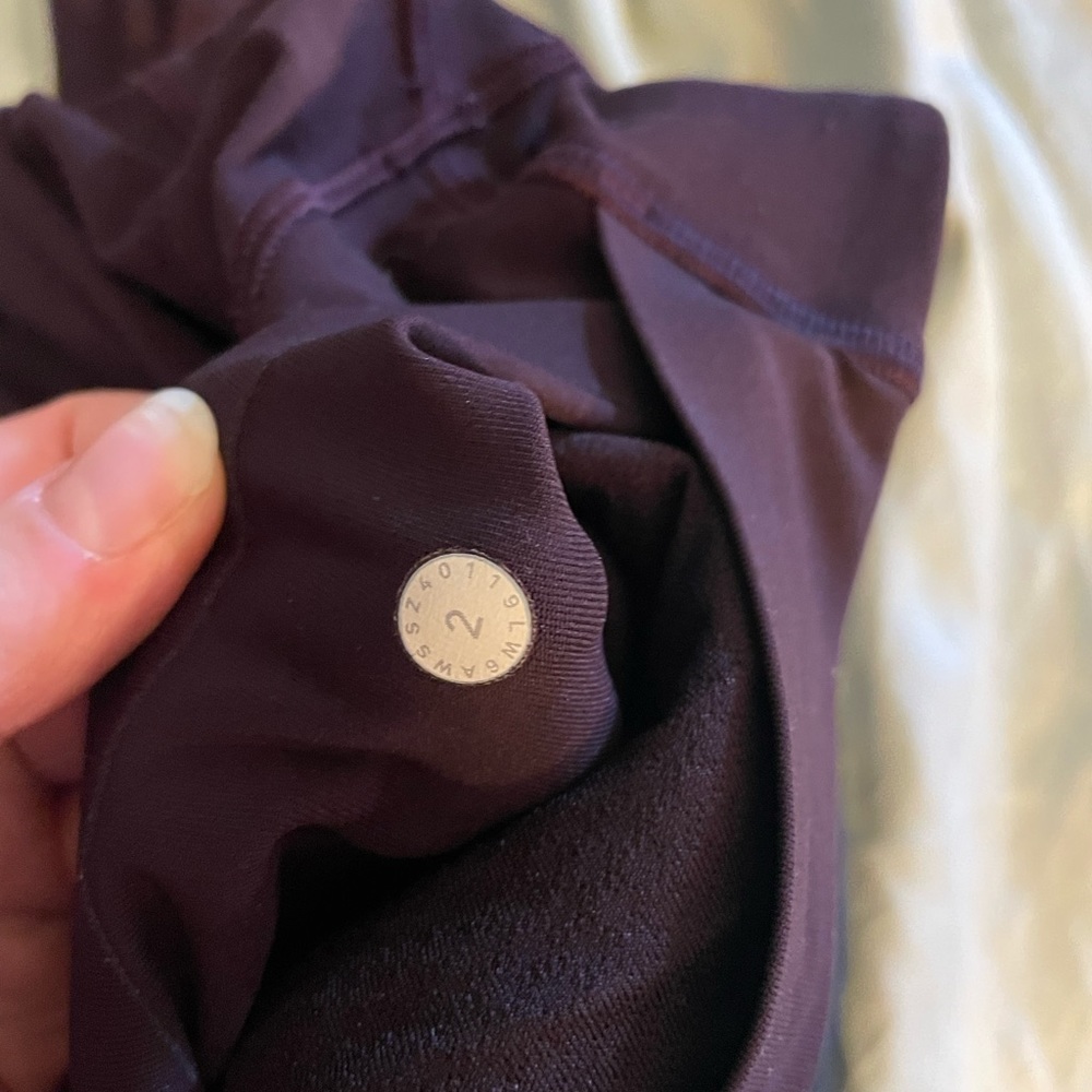 Lululemon Time To Sweat Crop 23" size 2 - Picture 4 of 5